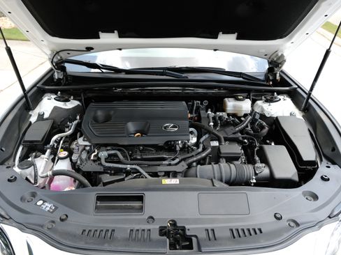 Used 2023 Lexus ES 300h w/ Premium Package FWD image 16