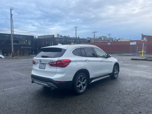 Used 2018 BMW X1 xDrive28i image 2