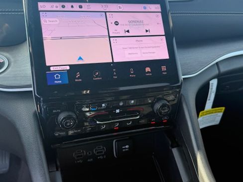 Used 2025 Jeep Grand Cherokee Limited 4xe image 10