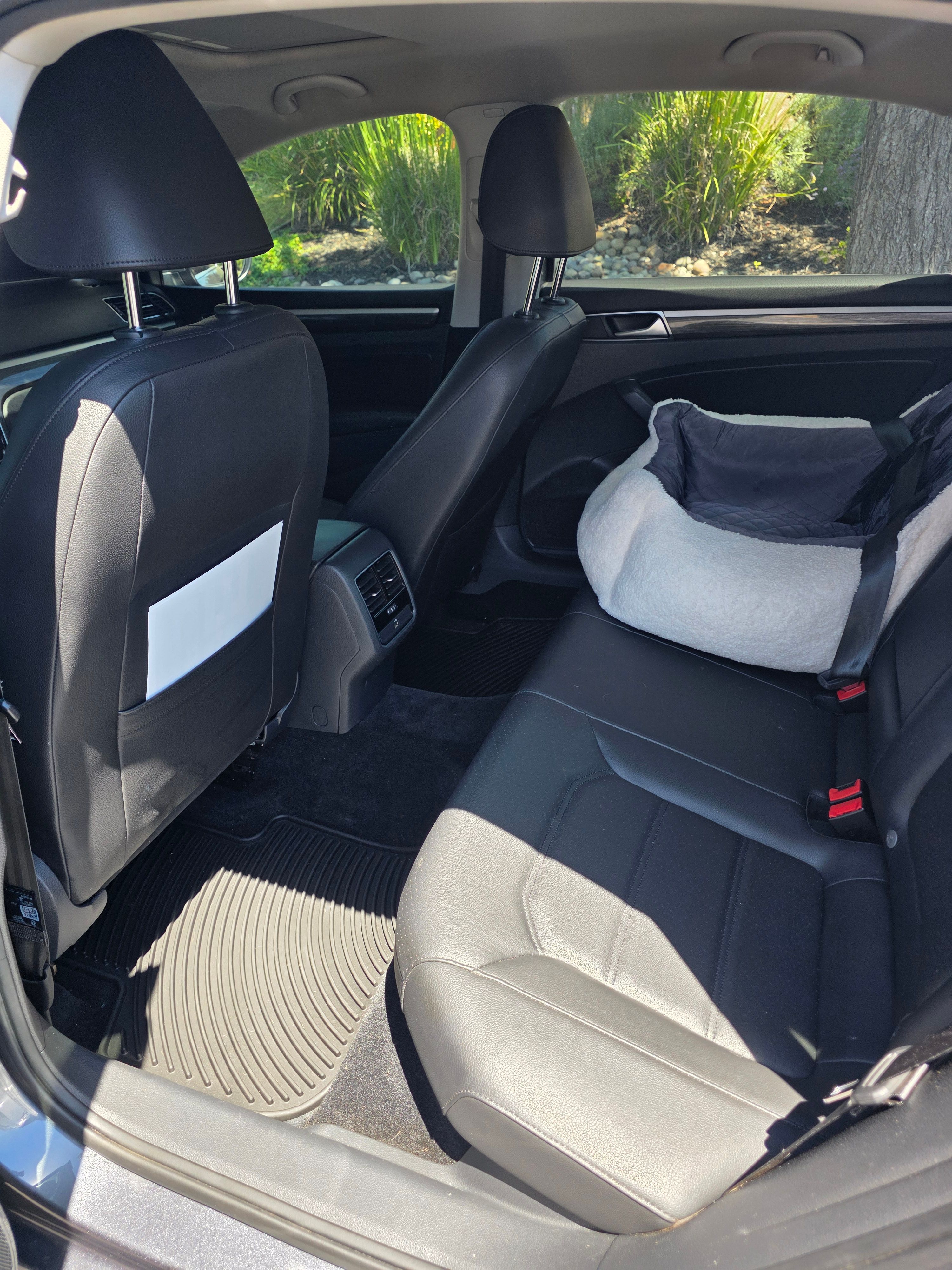 Used 2018 Volkswagen Passat 2.0T SE FWD image 16
