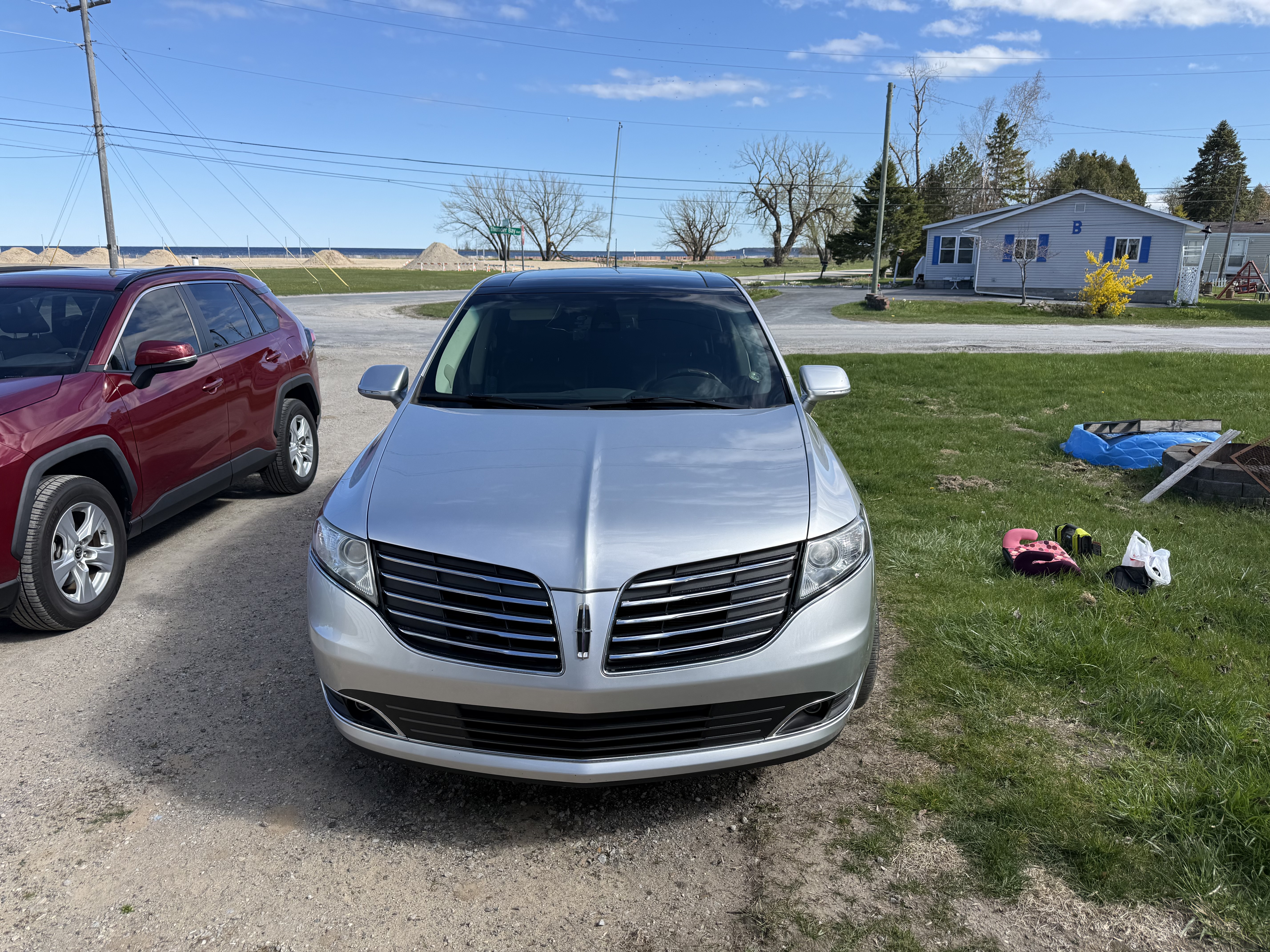 Used 2018 Lincoln MKT AWD w/ Driver Technology Package image 2