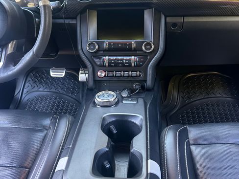 Used 2020 Ford Mustang Shelby GT500 w/ Technology Package RWD image 12