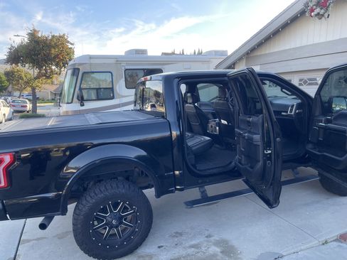 Used 2016 Ford F150 Platinum w/ Equipment Group 701A Luxury image 6