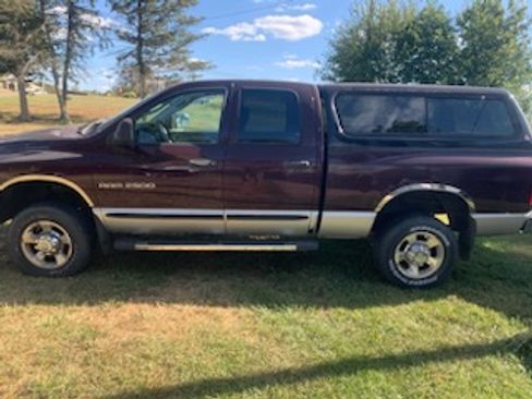 Used 2005 Dodge Ram 2500 Truck SLT image 1