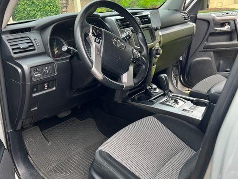 Used 2014 Toyota 4Runner SR5 image 10