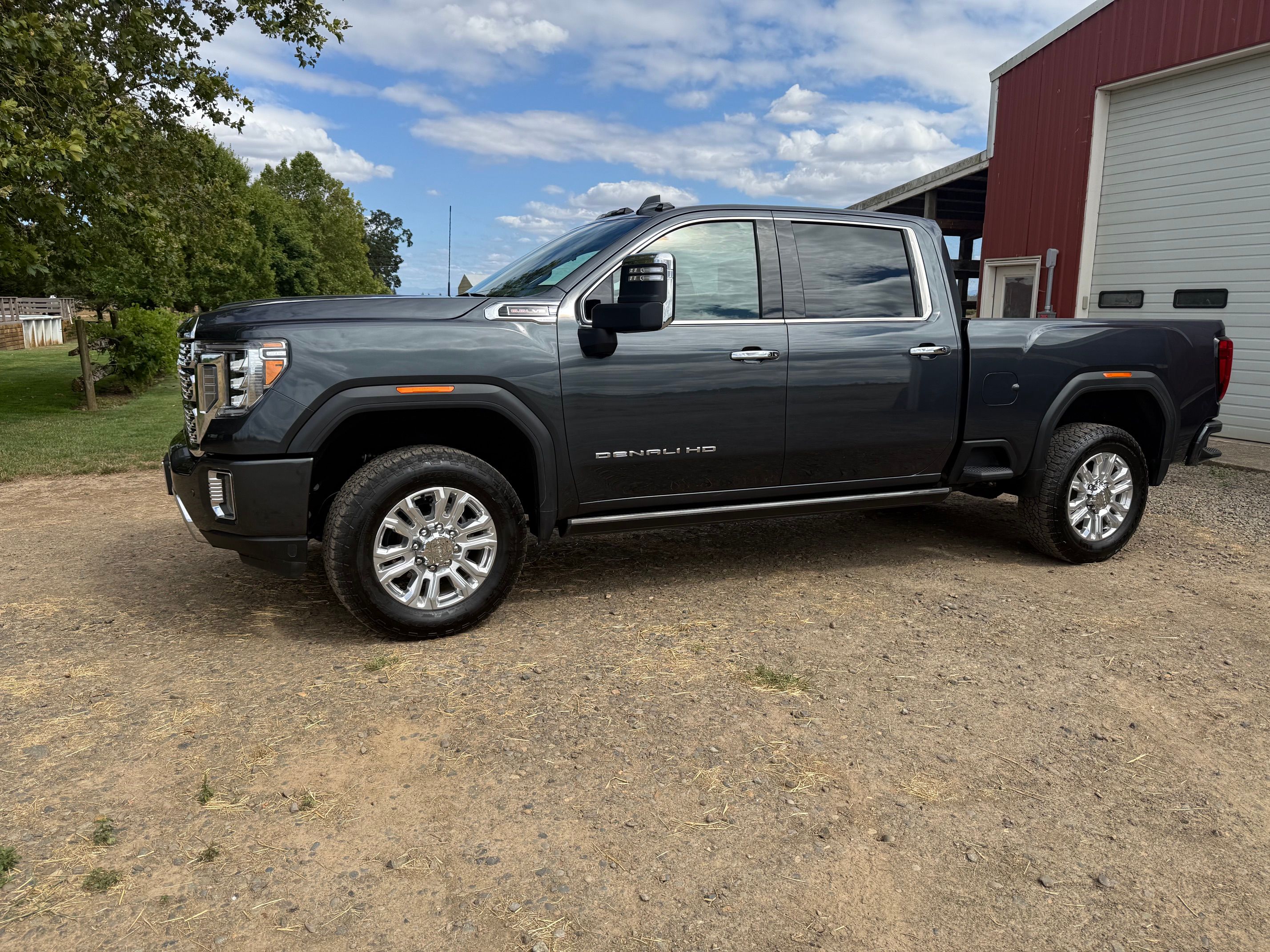 Used 2021 GMC Sierra 2500 Denali w/ Denali Ultimate Package AWD/4WD image 1