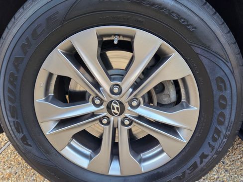 Used 2013 Hyundai Santa Fe Sport image 8