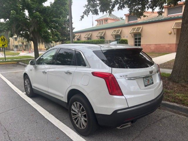 Used 2018 Cadillac XT5 Luxury w/ Driver Awareness Package FWD image 1