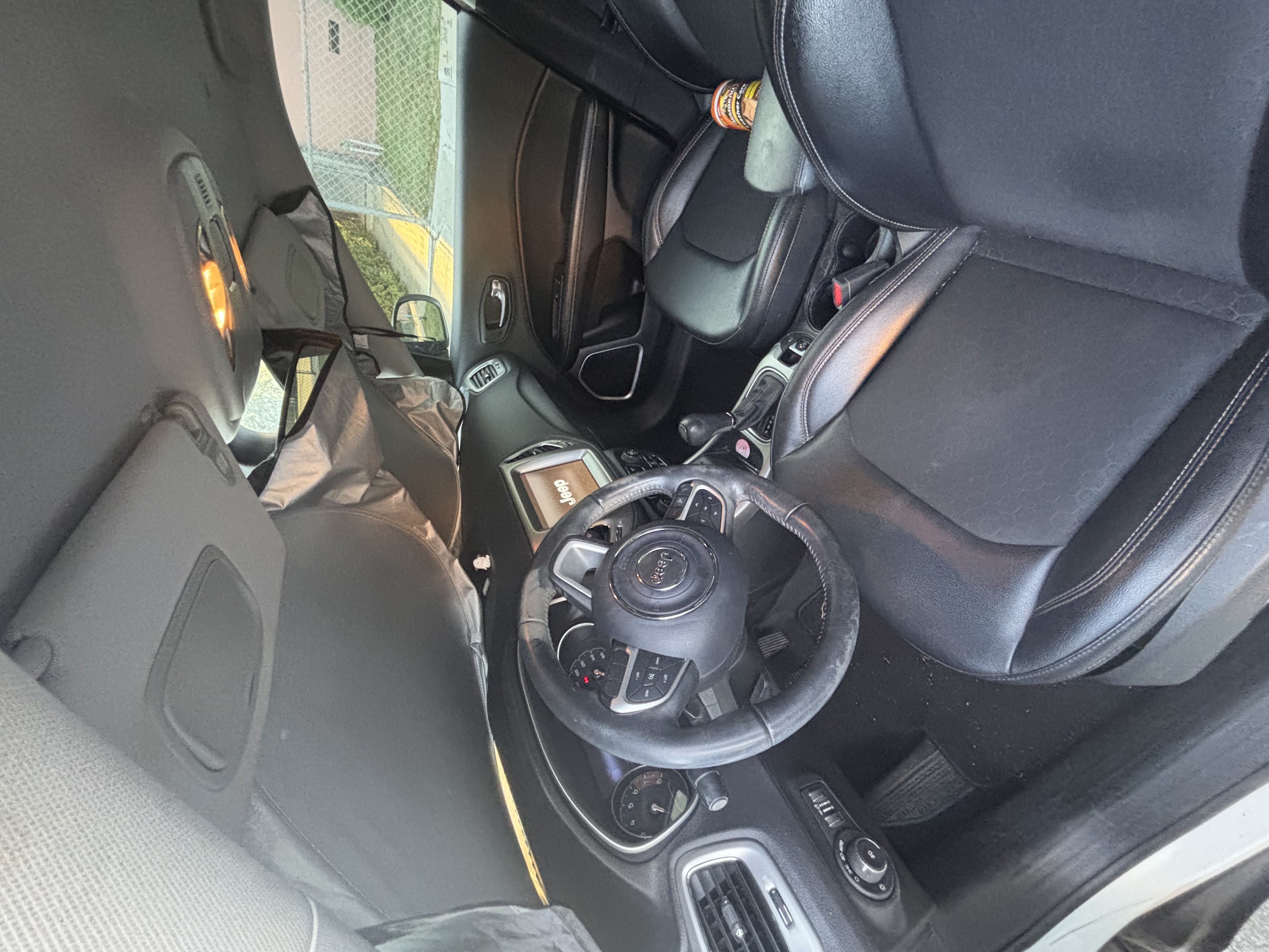 Used 2018 Jeep Compass Latitude w/ Popular Equipment Group FWD image 9