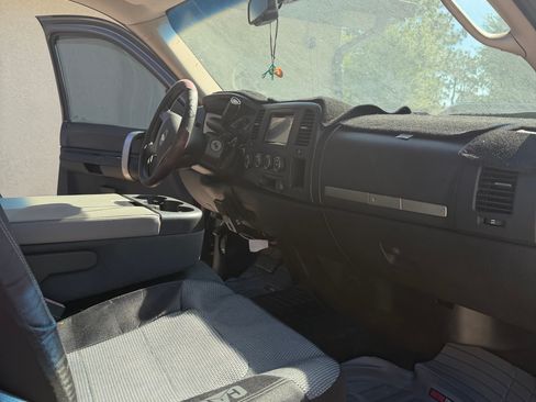 Used 2008 Chevrolet Silverado 2500 LT w/ Suspension Package, Off-Road AWD/4WD image 10