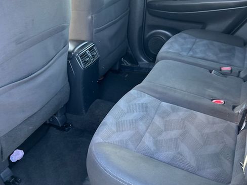 Used 2016 Nissan Rogue S image 8