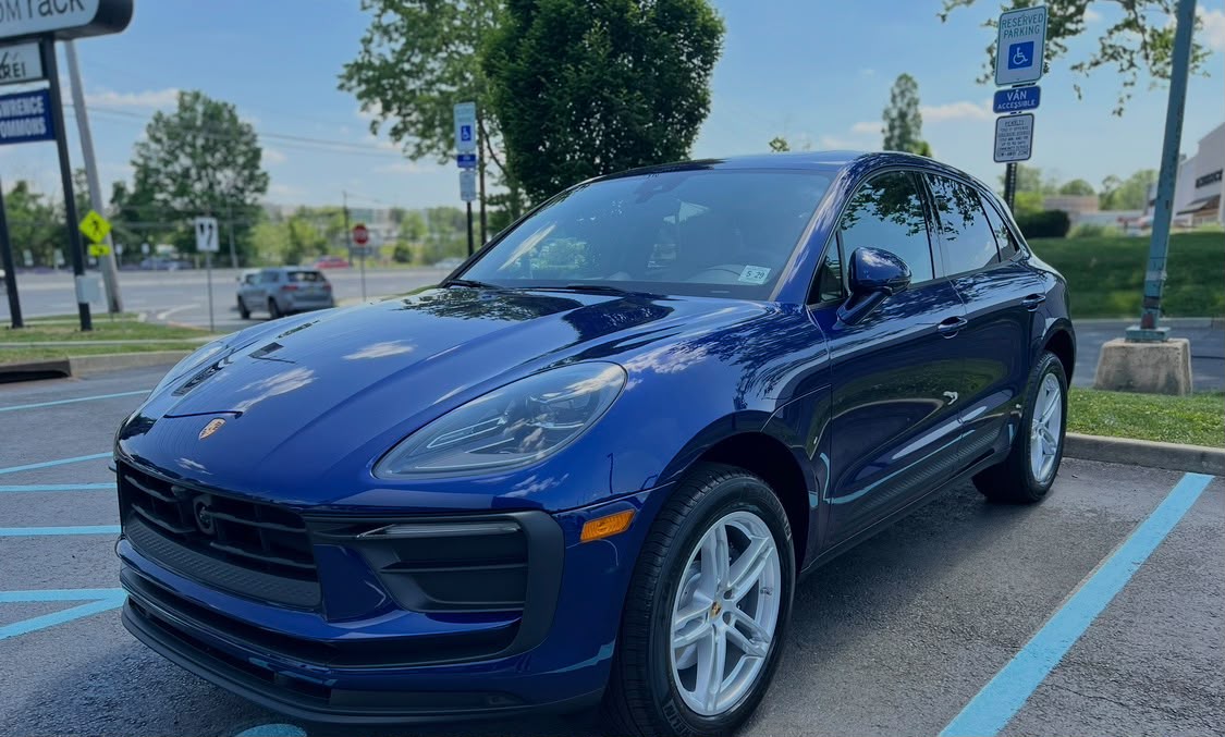 Used 2024 Porsche Macan AWD/4WD image 1