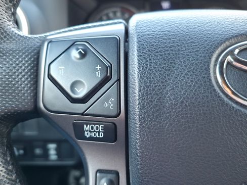 Used 2020 Toyota Tacoma TRD Off-Road image 25