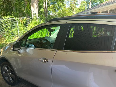 Used 2014 Buick Encore FWD image 5
