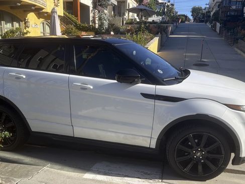 Used 2014 Land Rover Range Rover Evoque Dynamic image 5