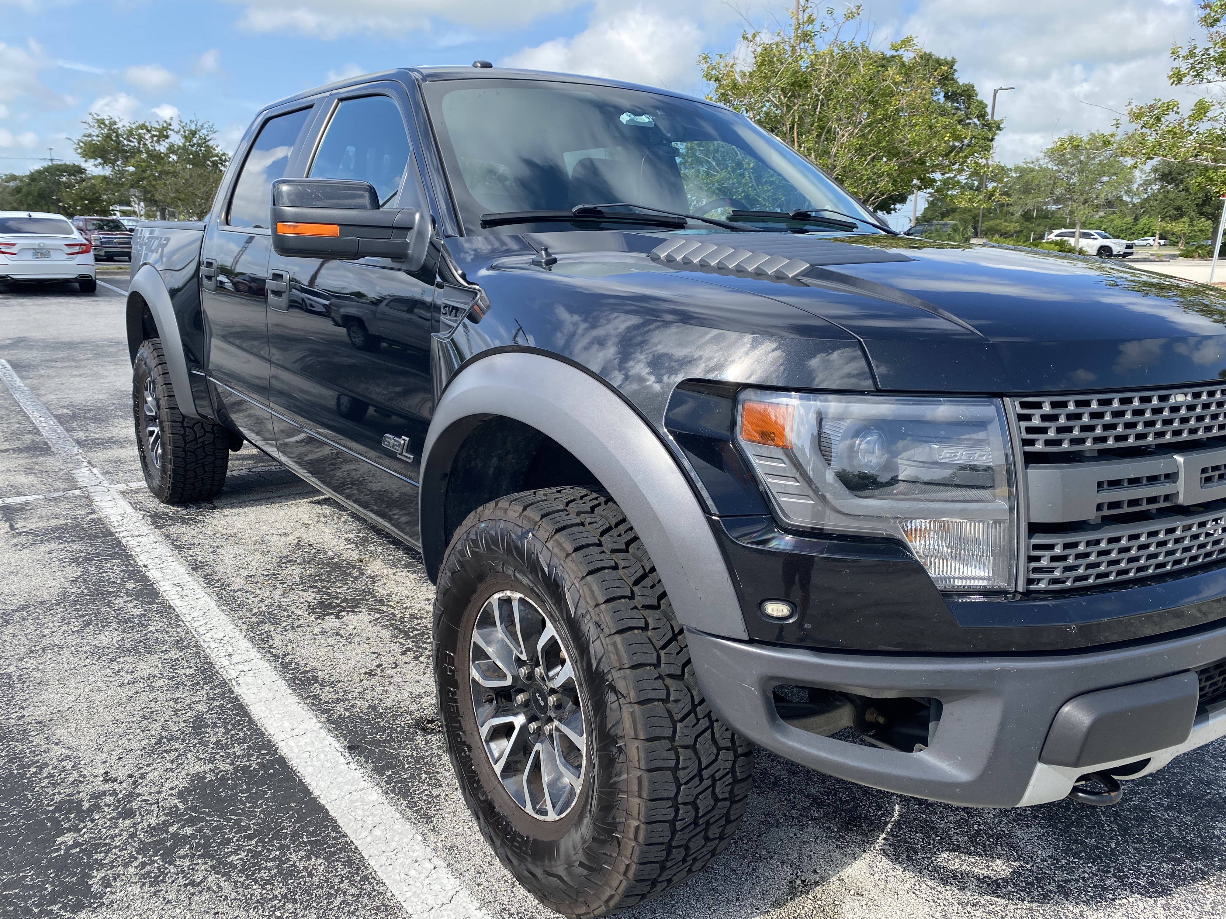 Used 2014 Ford F150 Raptor w/ Equipment Group 801A Luxury AWD/4WD image 5