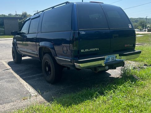Used 1996 GMC Suburban 2500 AWD/4WD image 9