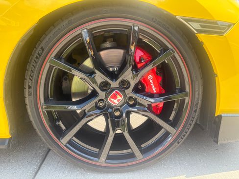 Used 2021 Honda Civic Type R Limited image 10