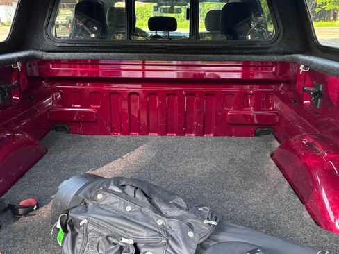 Used 2017 Ford F150 XLT w/ Equipment Group 302A Luxury image 16