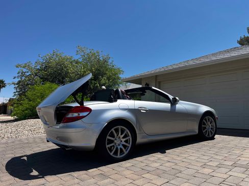 Used 2005 Mercedes-Benz SLK 350 image 9