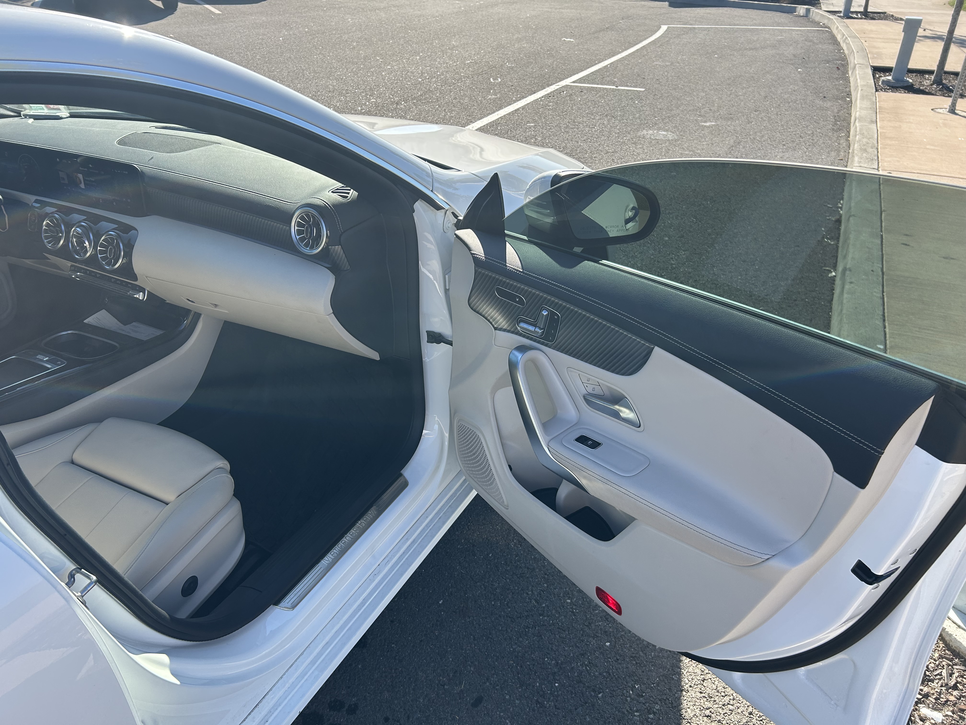 Used 2024 Mercedes-Benz CLA 250 4MATIC image 8