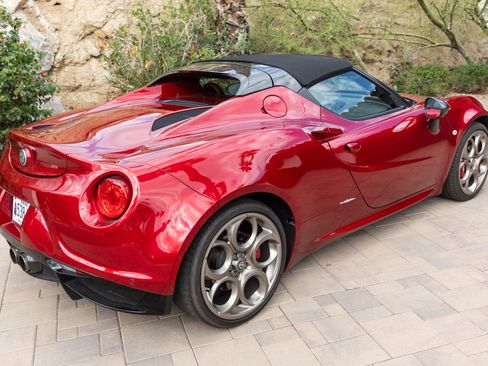 Used 2020 Alfa Romeo 4C Spider image 12