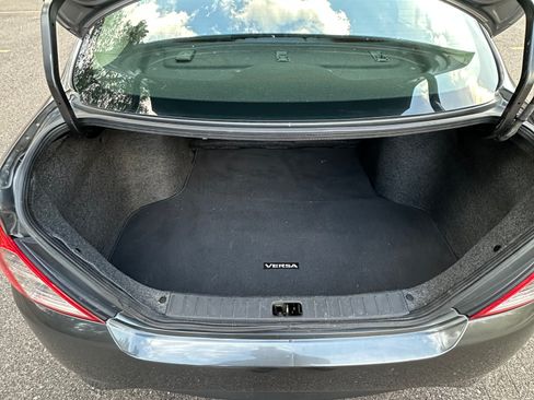 Used 2019 Nissan Versa SV FWD image 10