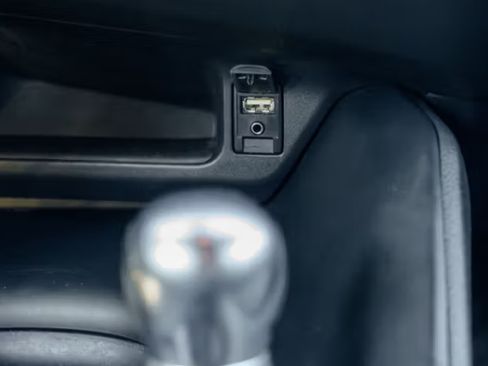 Used 2018 Toyota C-HR XLE FWD image 24