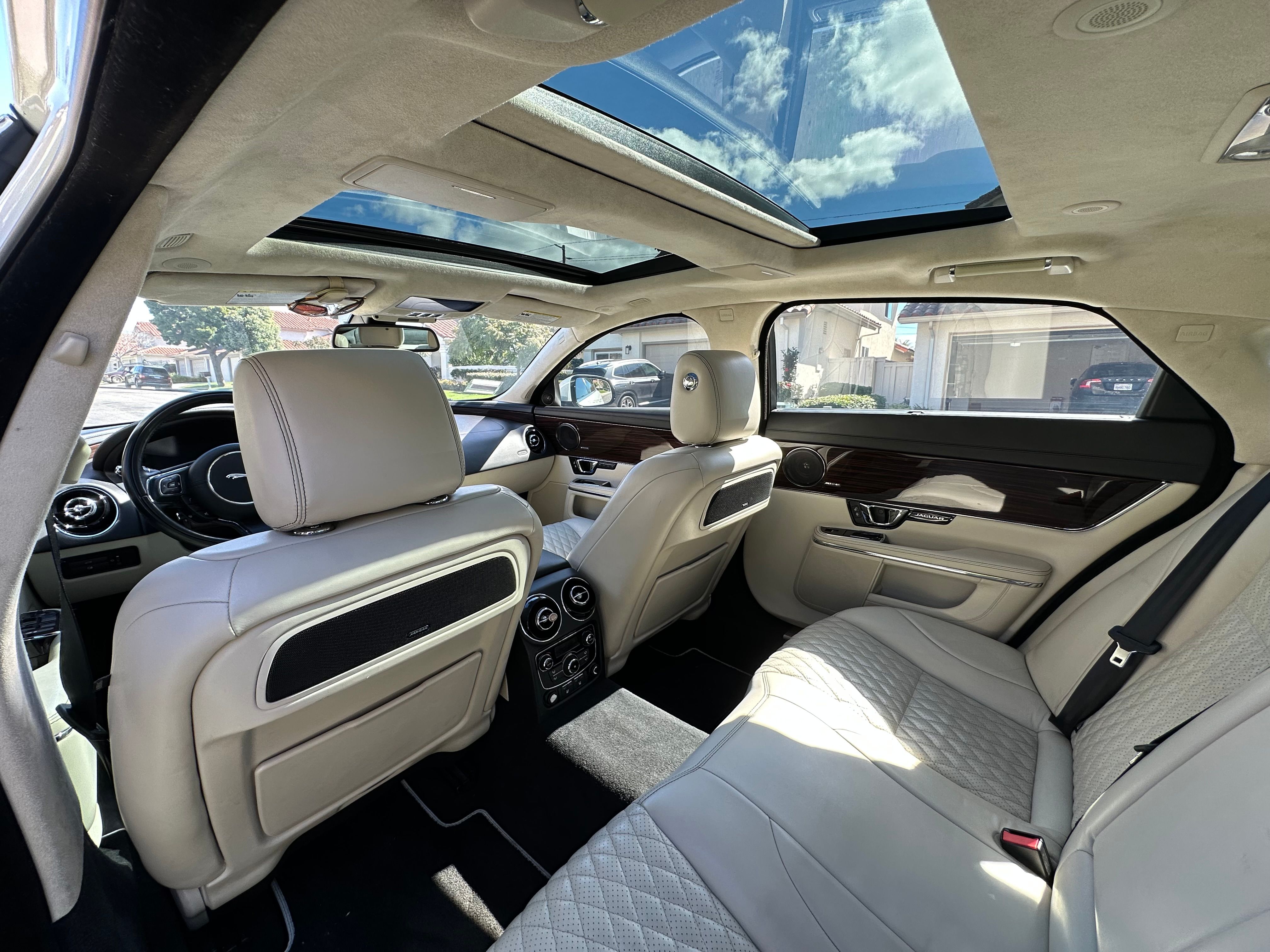 Used 2016 Jaguar XJ L Portfolio RWD image 11