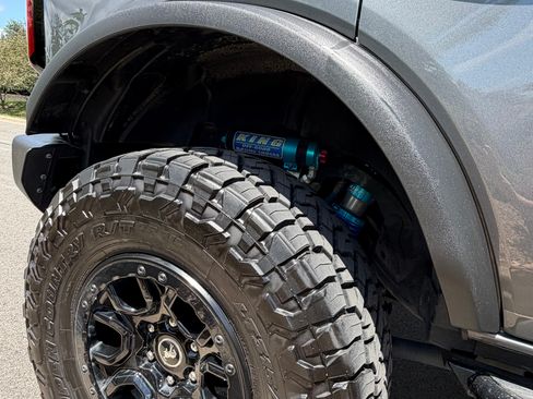 Used 2022 Ford Bronco Wildtrak AWD/4WD image 11