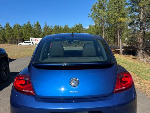 Used 2012 Volkswagen Beetle Turbo image 4