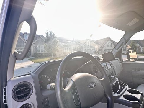 Used 2016 Ford E-350 and Econoline 350 Super Duty w/ Power Windows & Locks Group image 18