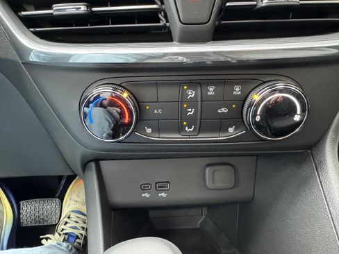 Used 2026 Buick Encore GX Preferred w/ Comfort Package image 12