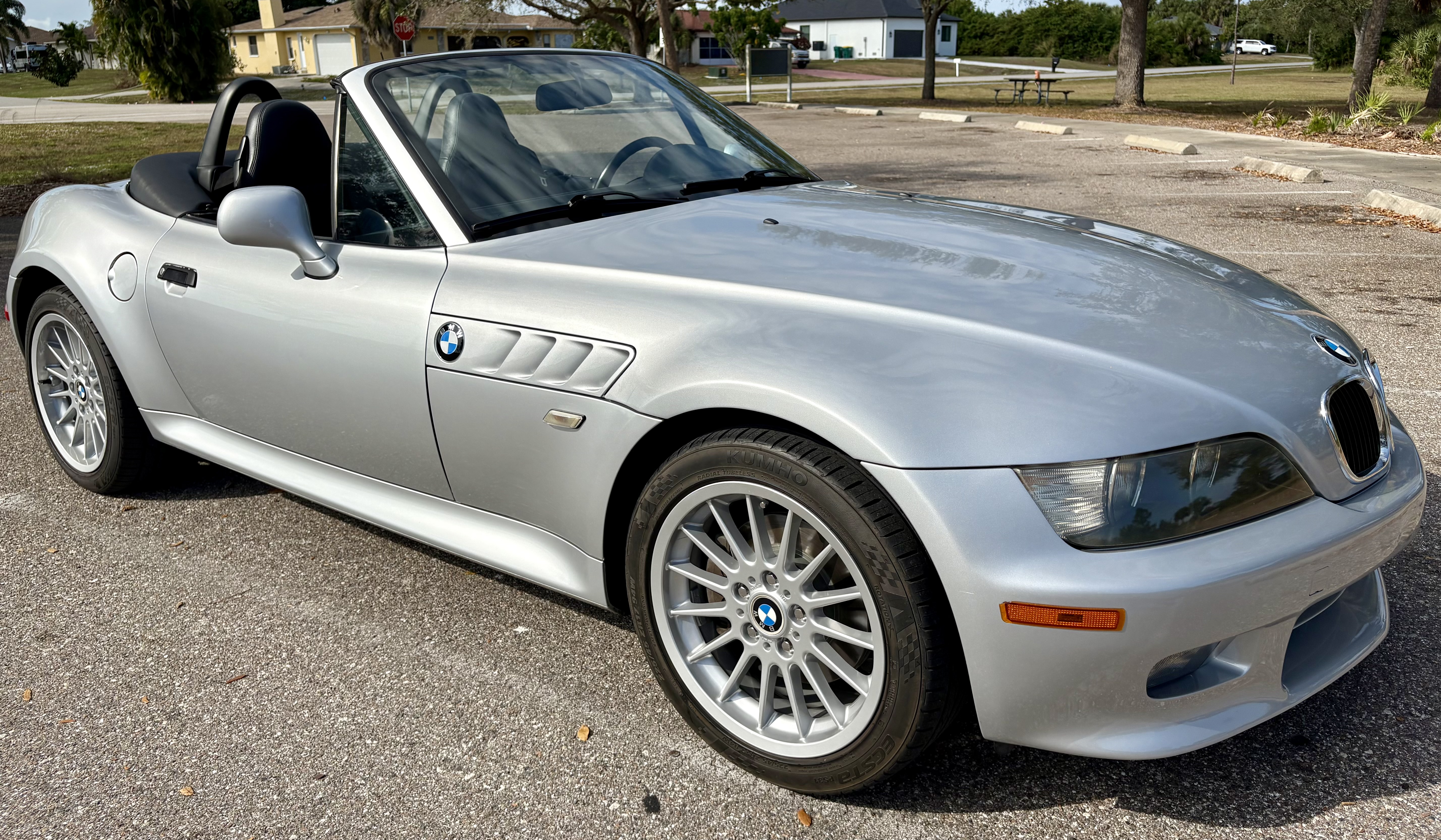 Used 2001 BMW Z3 3.0i RWD image 8