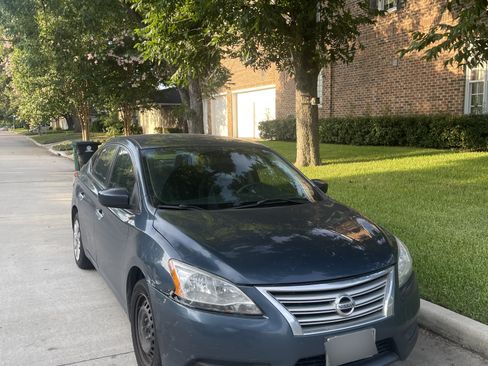 Used 2013 Nissan Sentra SV FWD image 9
