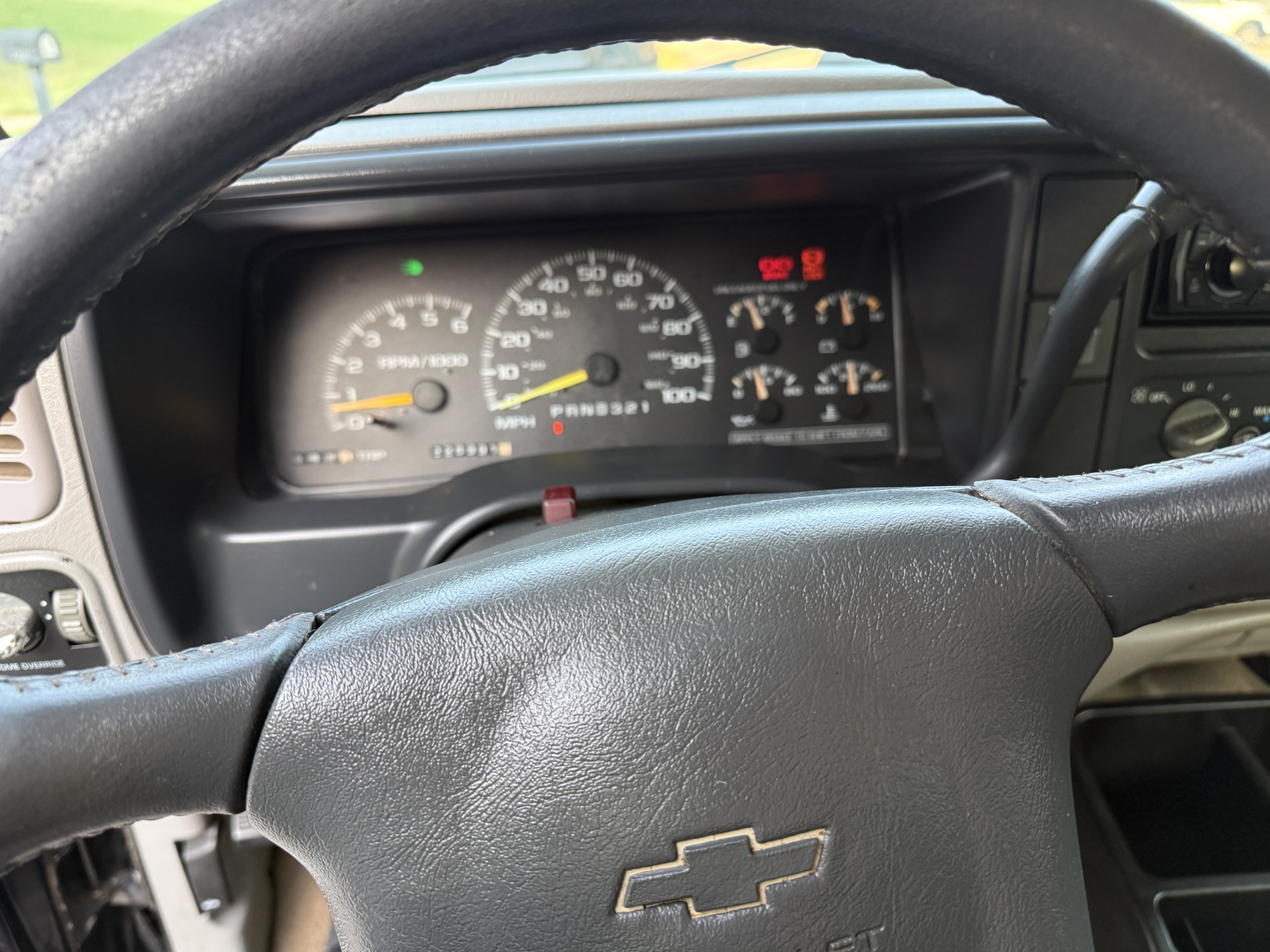 Used 2000 Chevrolet Silverado 2500 4x4 Crew Cab image 14