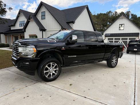 Used 2024 RAM 2500 Limited w/ Towing Technology Group image 9