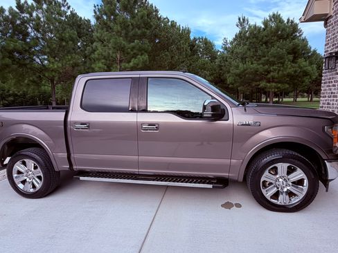 Used 2019 Ford F150 Lariat AWD/4WD image 4