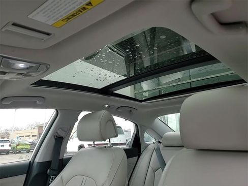 Used 2016 Hyundai Sonata Limited w/ Option Group 04 image 10