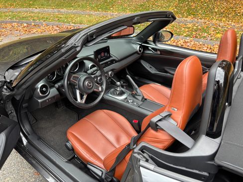 Used 2023 MAZDA MX-5 Miata Grand Touring image 10