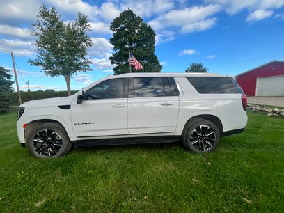 Used 2023 GMC Yukon XL SLT w/ SLT Premium Package