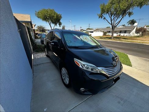 Used 2015 Toyota Sienna Limited FWD image 8