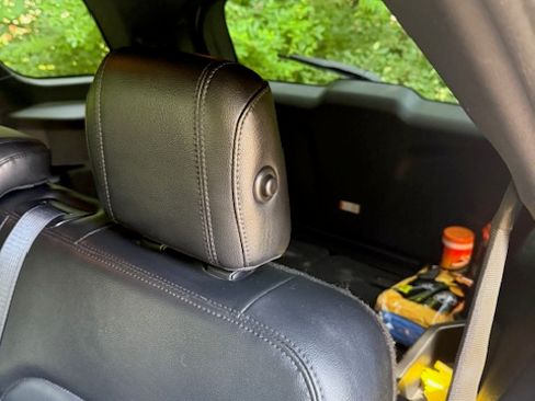 Used 2016 Ford Explorer XLT w/ Equipment Group 202A image 5