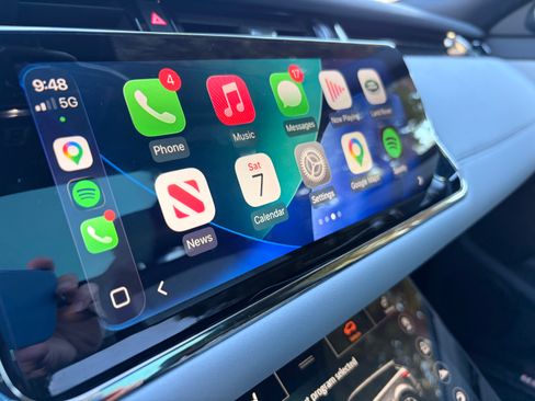 Used 2020 Land Rover Range Rover Evoque First Edition image 17