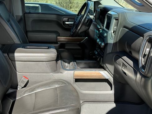 Used 2020 Chevrolet Silverado 1500 LT Trail Boss AWD/4WD image 11