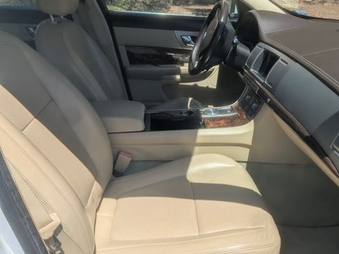 Used 2011 Jaguar XF Premium RWD image 21