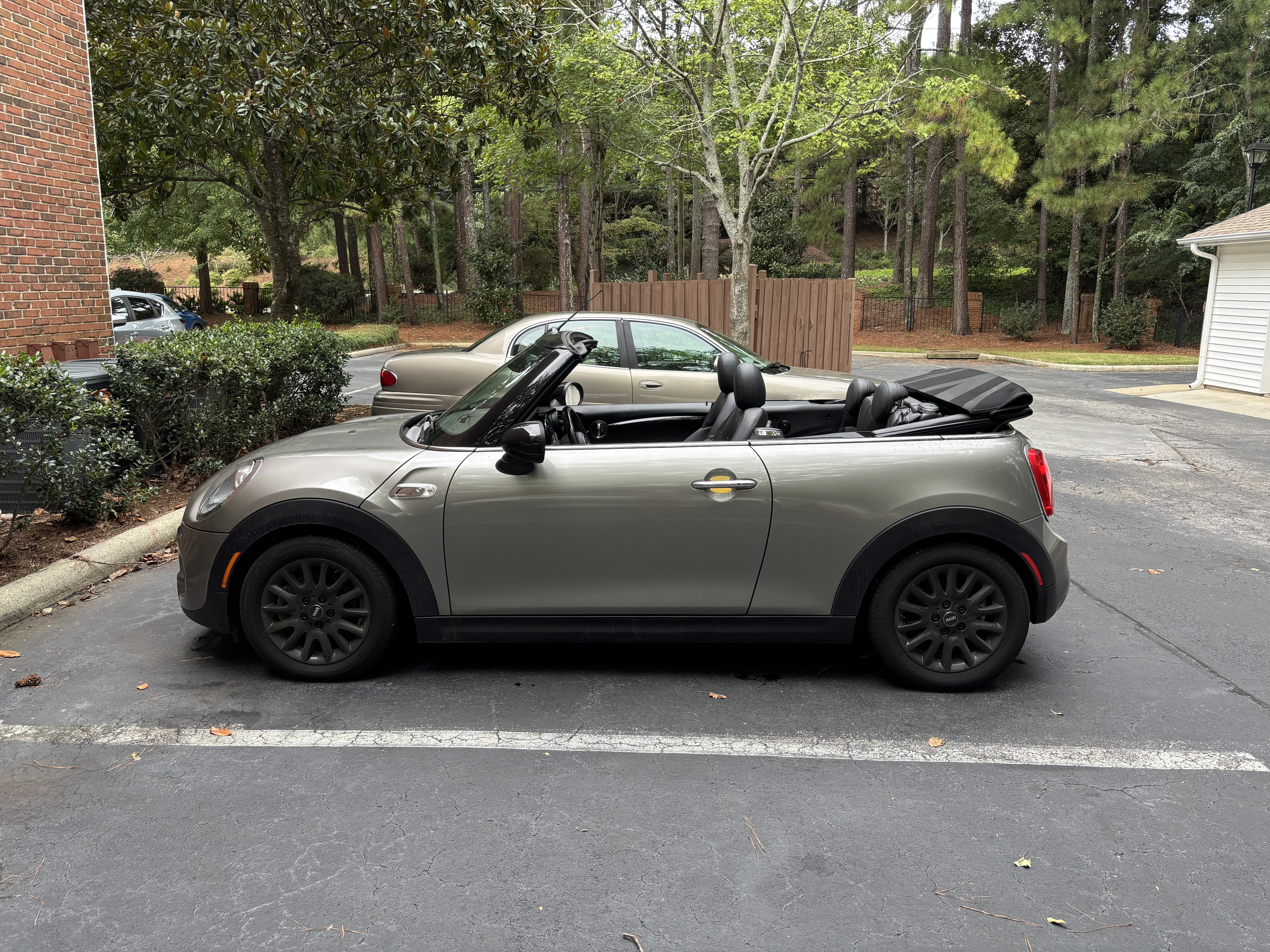 Used 2017 MINI Cooper S FWD image 1
