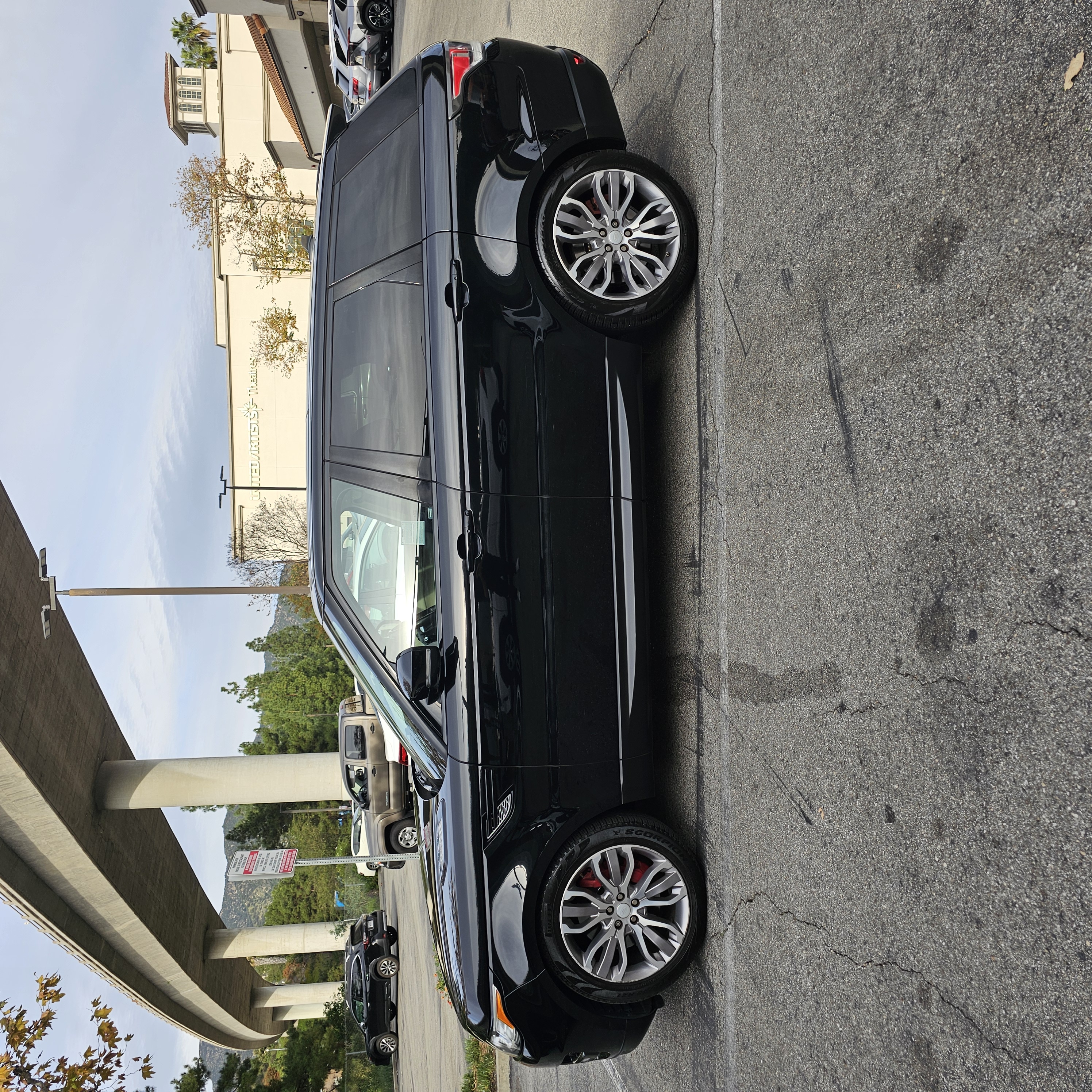 Used 2015 Land Rover Range Rover Sport Supercharged AWD/4WD image 1