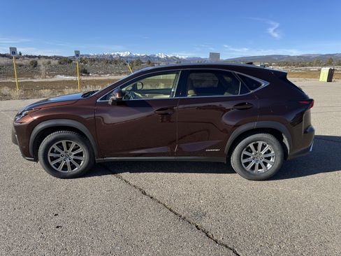 Used 2018 Lexus NX 300h AWD w/ Comfort Package image 8