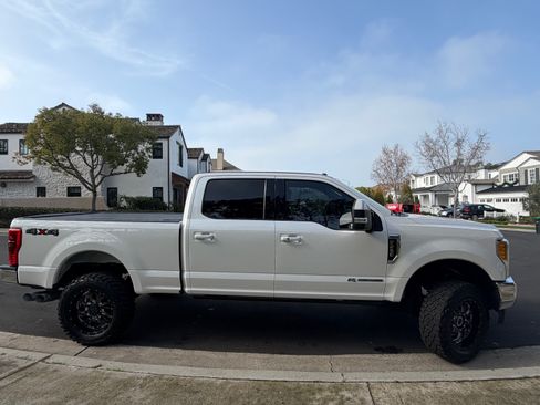 Used 2017 Ford F250 Lariat w/ Lariat Ultimate Package image 2